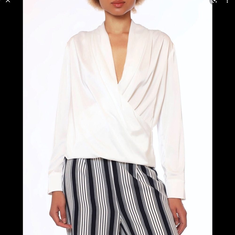 GRACIA Women’s Drapery Neck Blouse Color White Size L